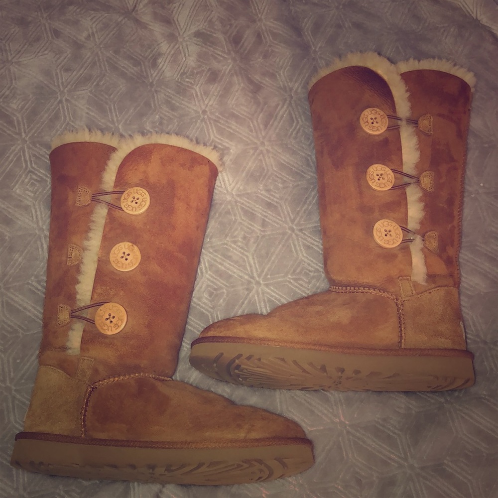 UGG bailey button triplet